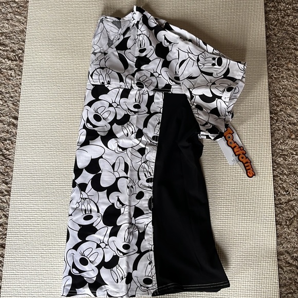 Disney Tooniforms scrub top 3XL - Picture 2 of 2